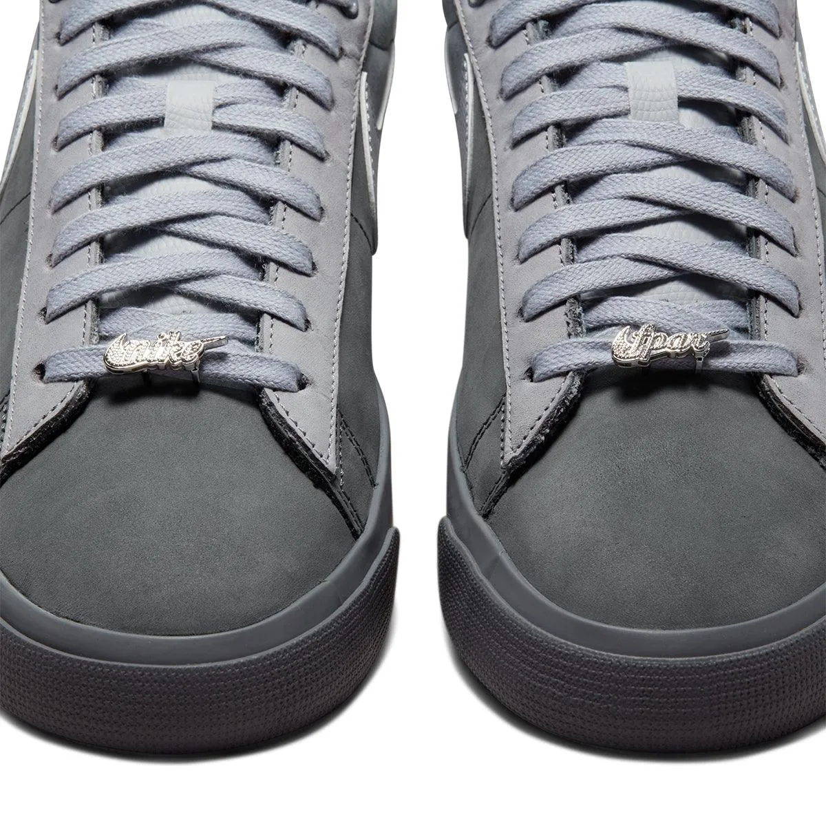   FPAR SB Zoom Blazer Low 'Cool Grey'