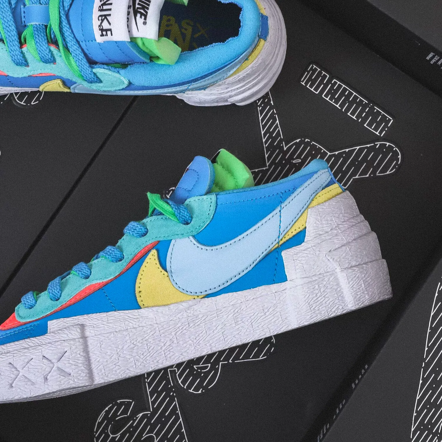 KAWS x Sacai x Nike Blazer Low Neptune Blue [DM7901-400]