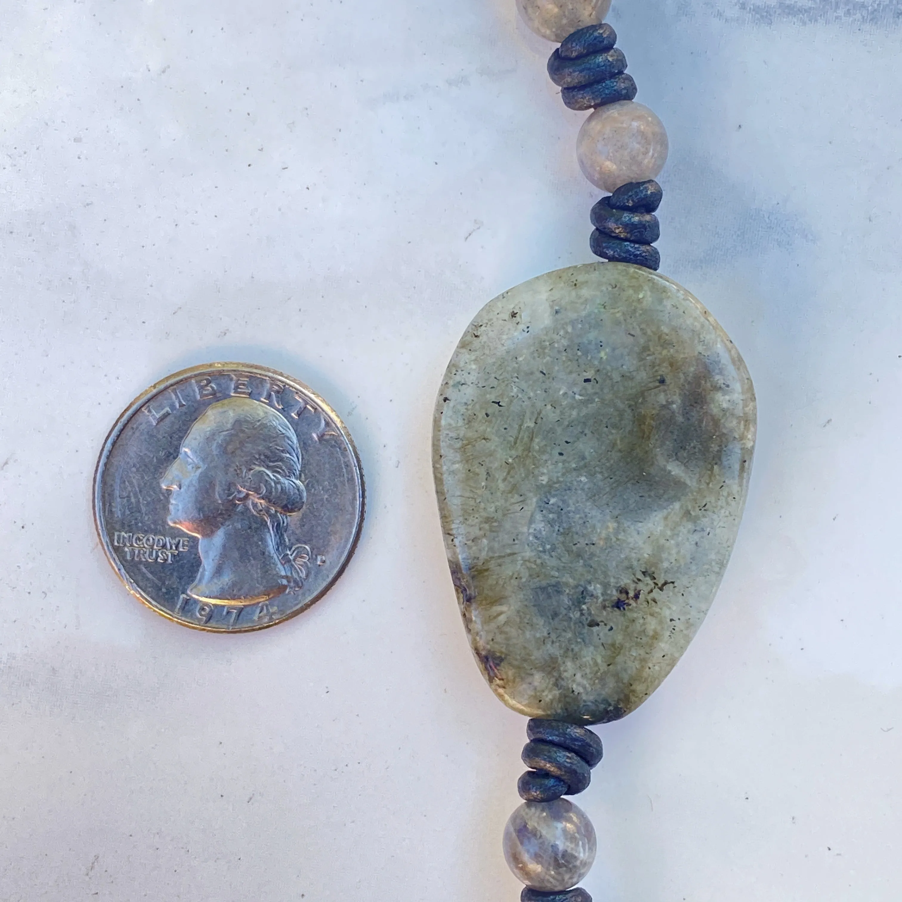 Leather bracelet with Labradorite gemstones