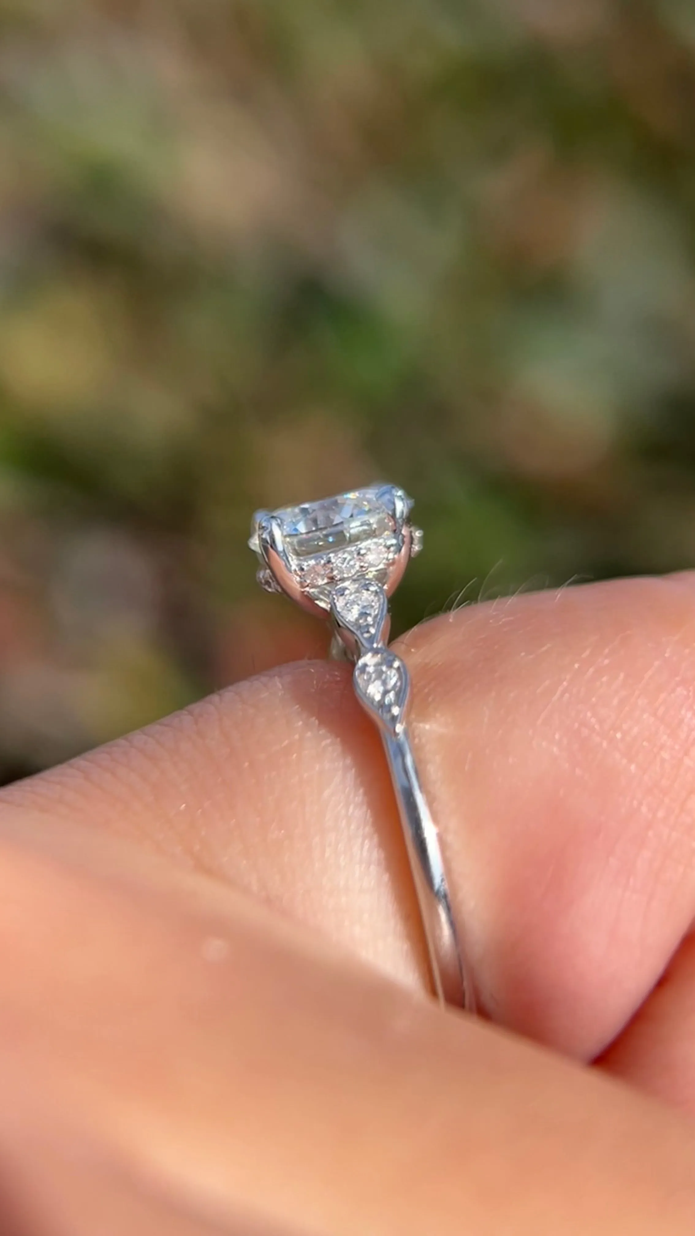 Paige 1.47ct E-VS1 Round Lab Diamond